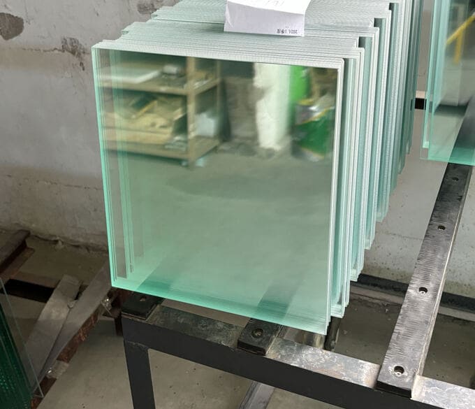 Vidrio bajo en hierro
   