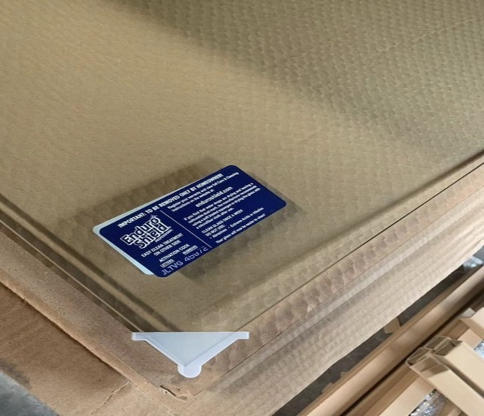 Puerta de ducha de vidrio con revestimiento Enduroshield
   